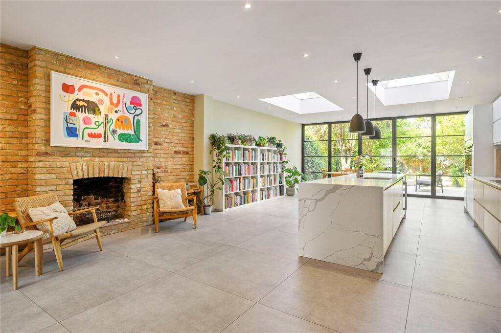 Kitchen/Dining Room
