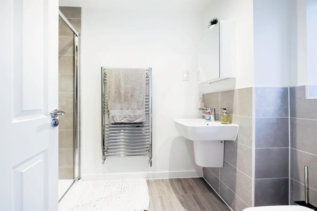 En-suite Bathroom