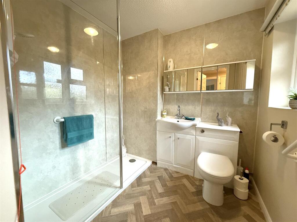 2 the laurels bath.jpeg