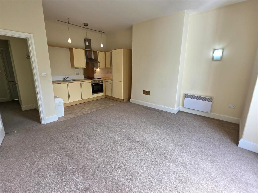 Lounge/Kitchen