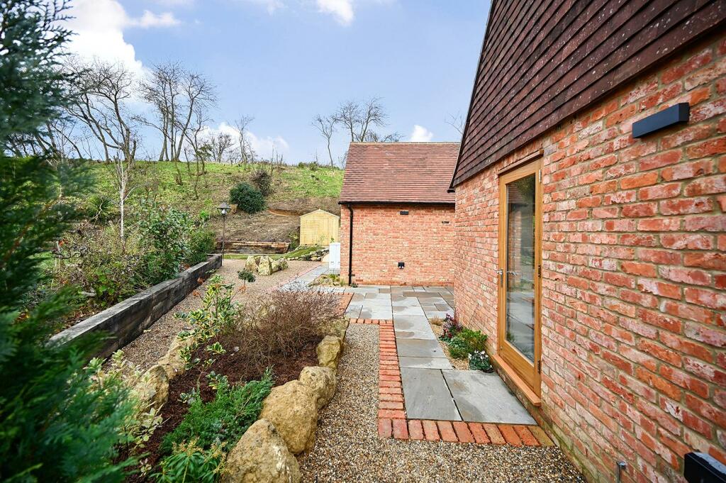 MAYTUM BARN - VANITY LANE - LINTON - MAIDSTONE - M