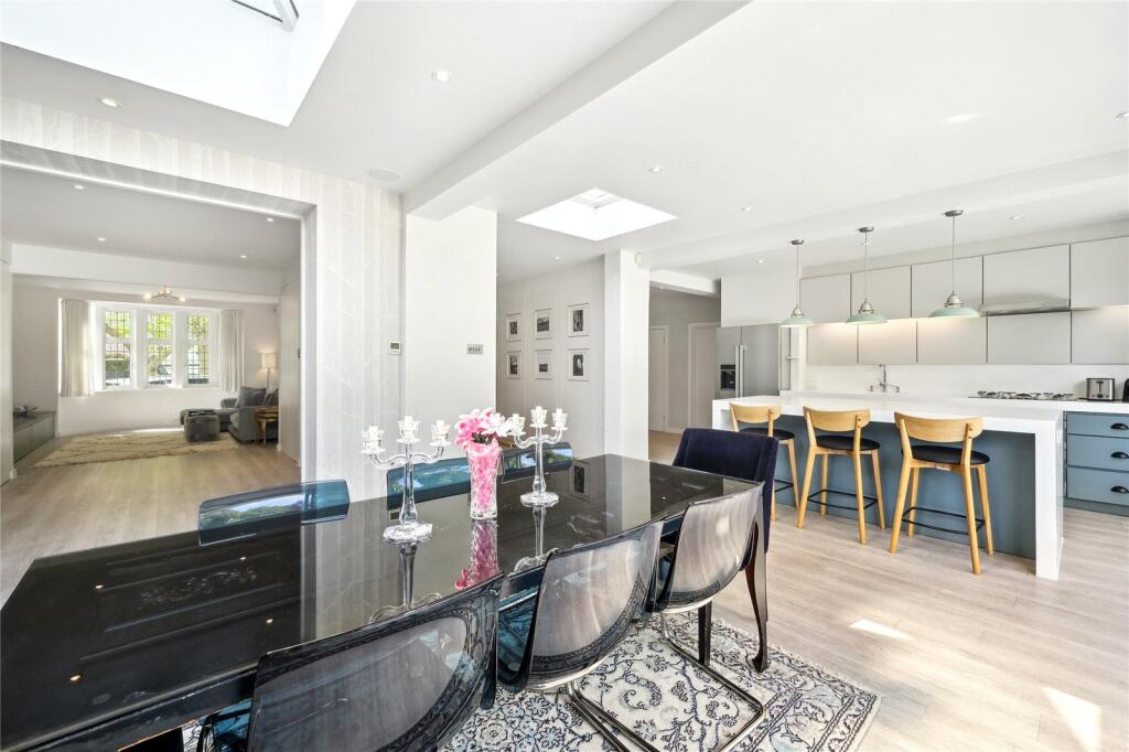 Dining/Kitchen