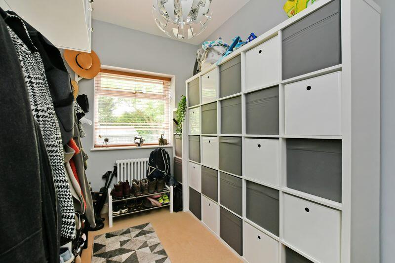 Cloakroom / Study 