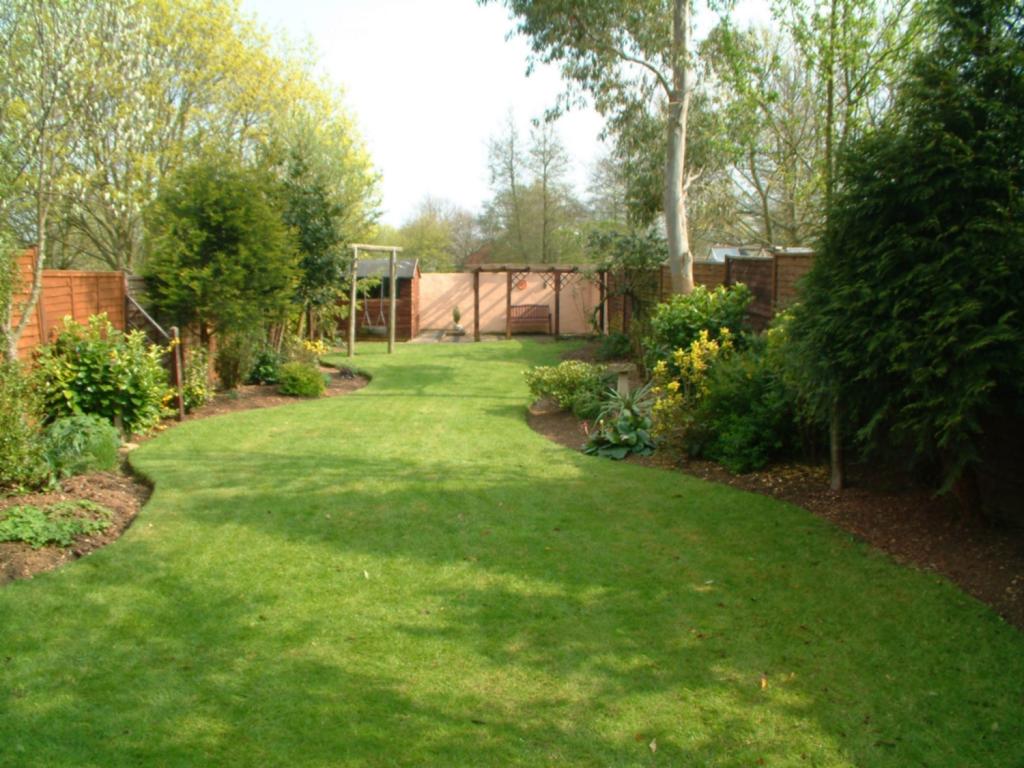 11 south lawn gdn