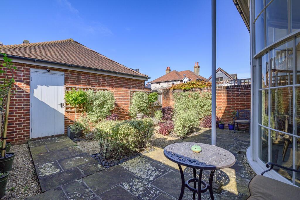 Garden &amp; Carport