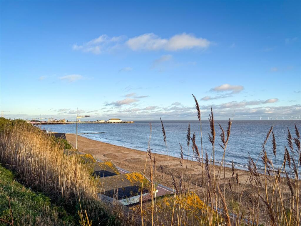 CLACTON SEA FRONT