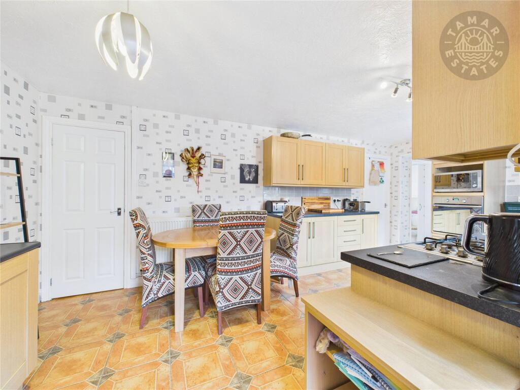 Kitchen/Breakfast Rm