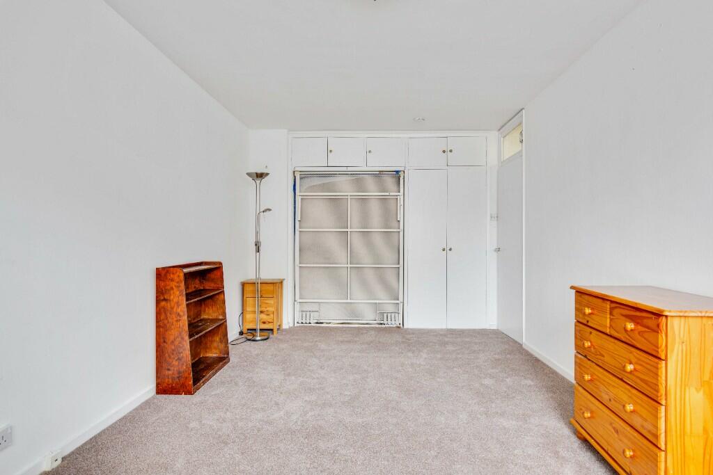 Living/Bedroom Area