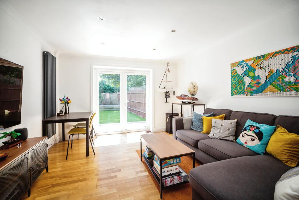 Lounge/Dining Room