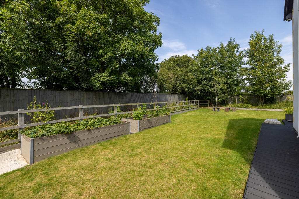 4 Old Nursery Gardens, Ashcott-36