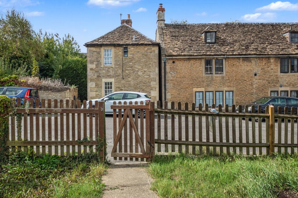 134 Wood Lane, Chippenham, Wiltshire, SN15 3DZ