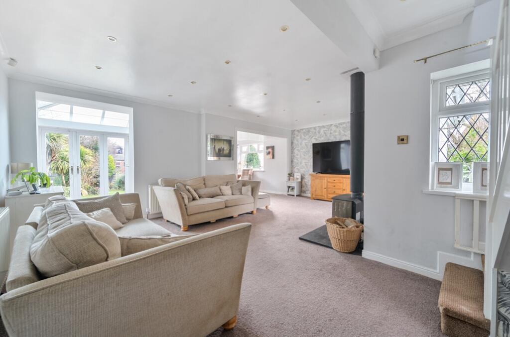 1384649-59-692884cd53f4b-ARW-1