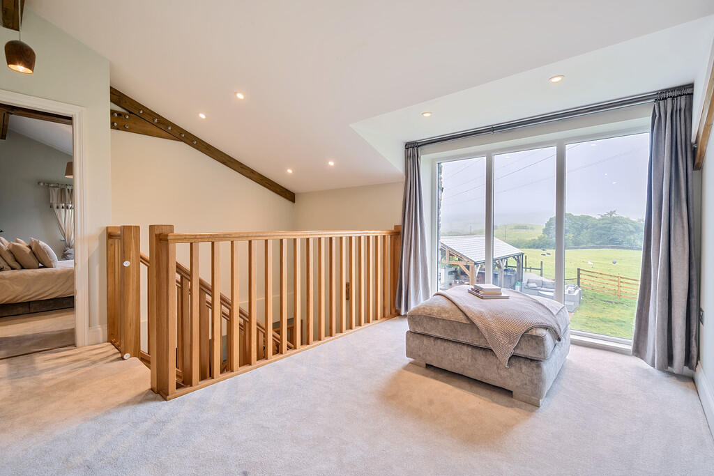 First Floor landi...