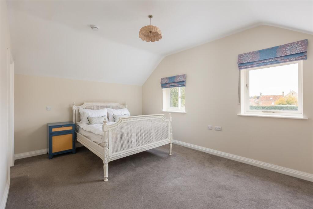 Feather Cottage Bedroom 1-1.jpg