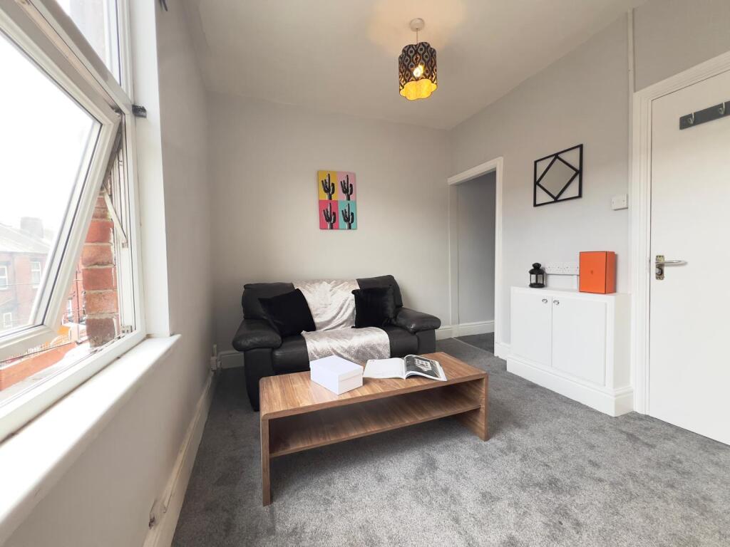 Living Room / Kitchen 2