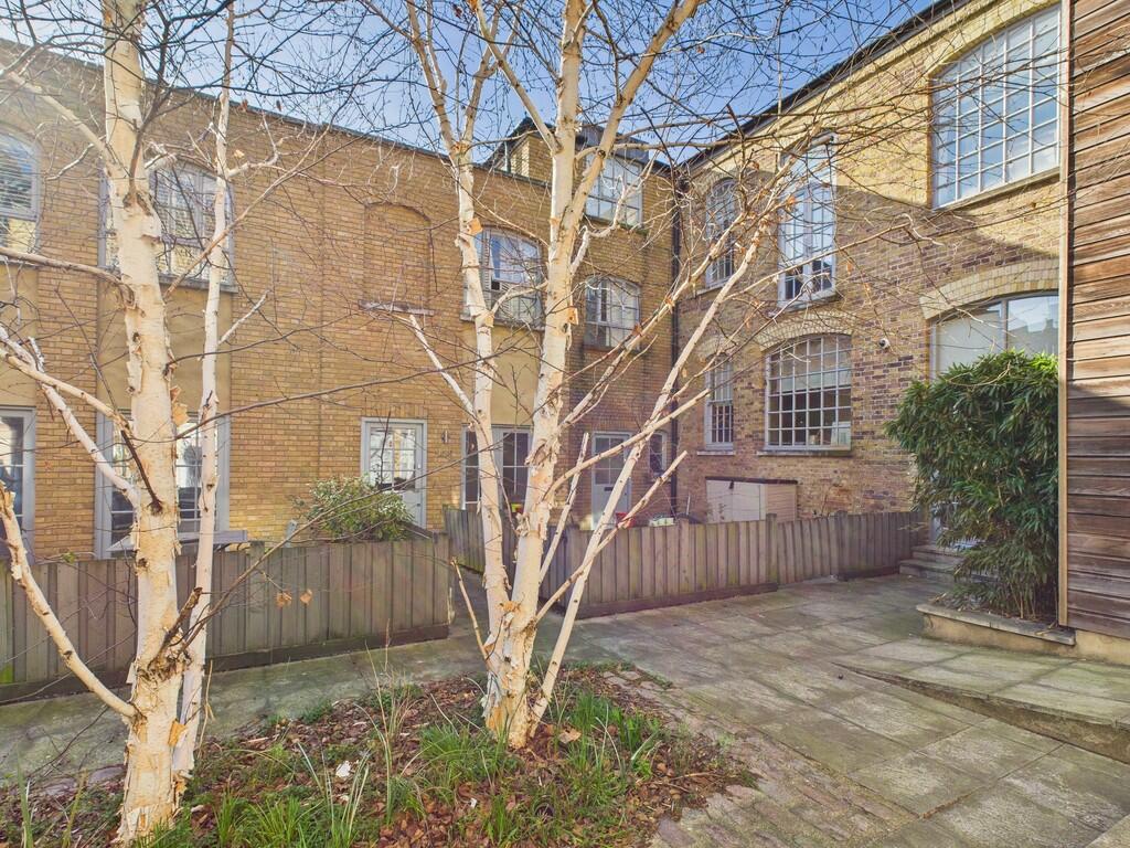 CAM03741G0-PR0066...