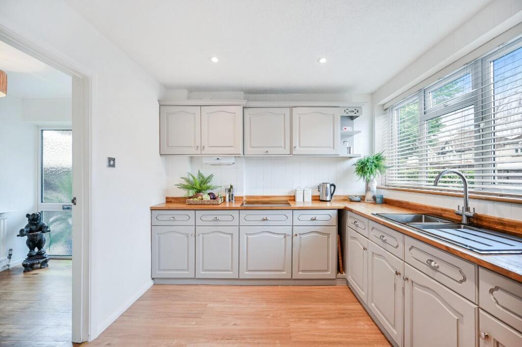 COLBORNE WAY (10).jpg