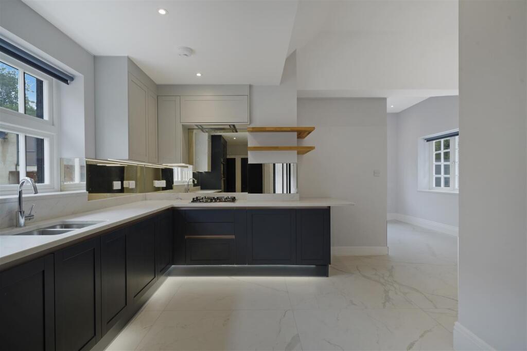 Newall Close - bn2Pv9KkcaaL3DIcfCQl.jpg