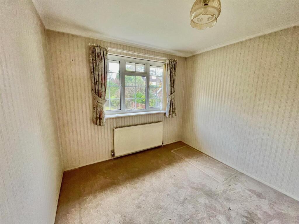25 Sandringham Bed 2.jpg