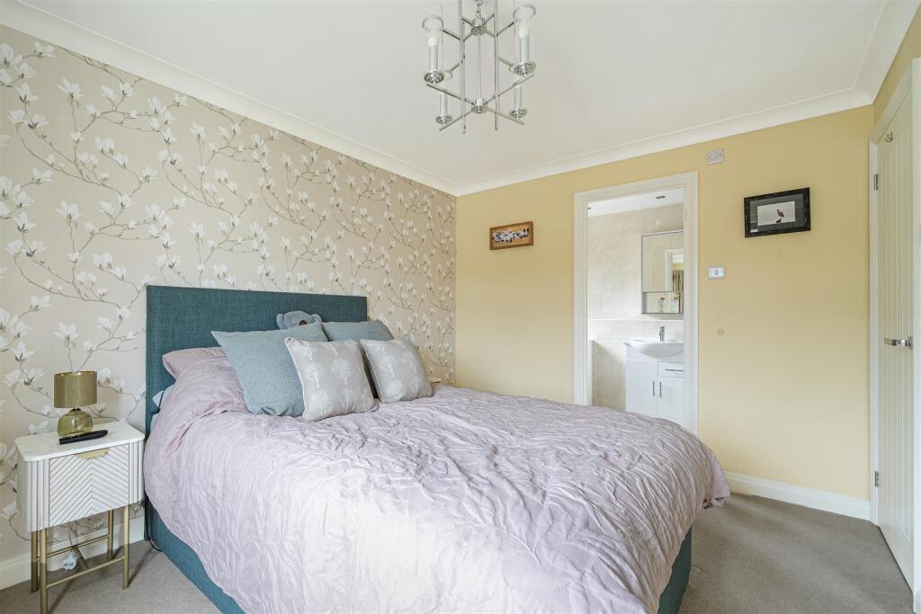 Oaktree Bed 1 25..jpg