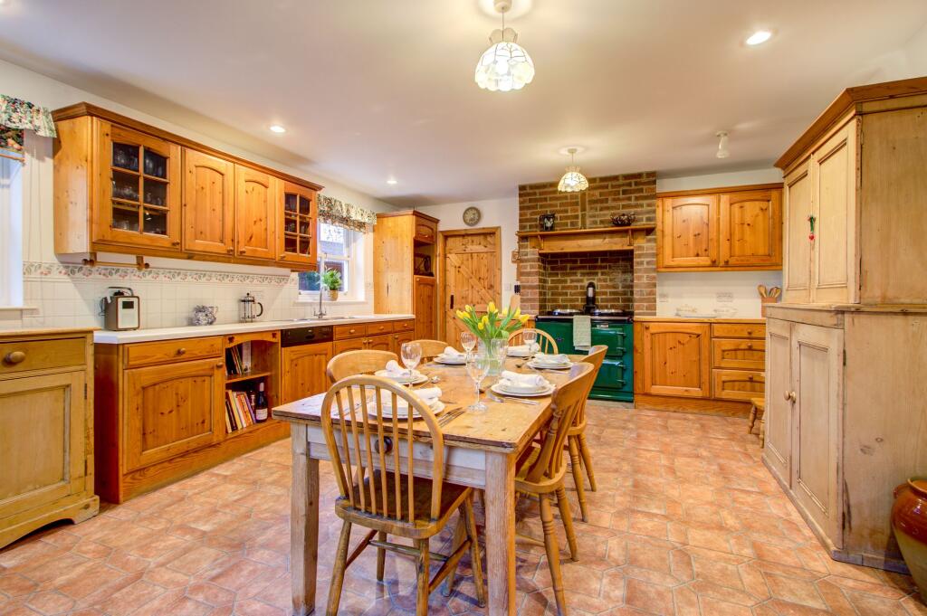 Kitchen/Breakfast 2