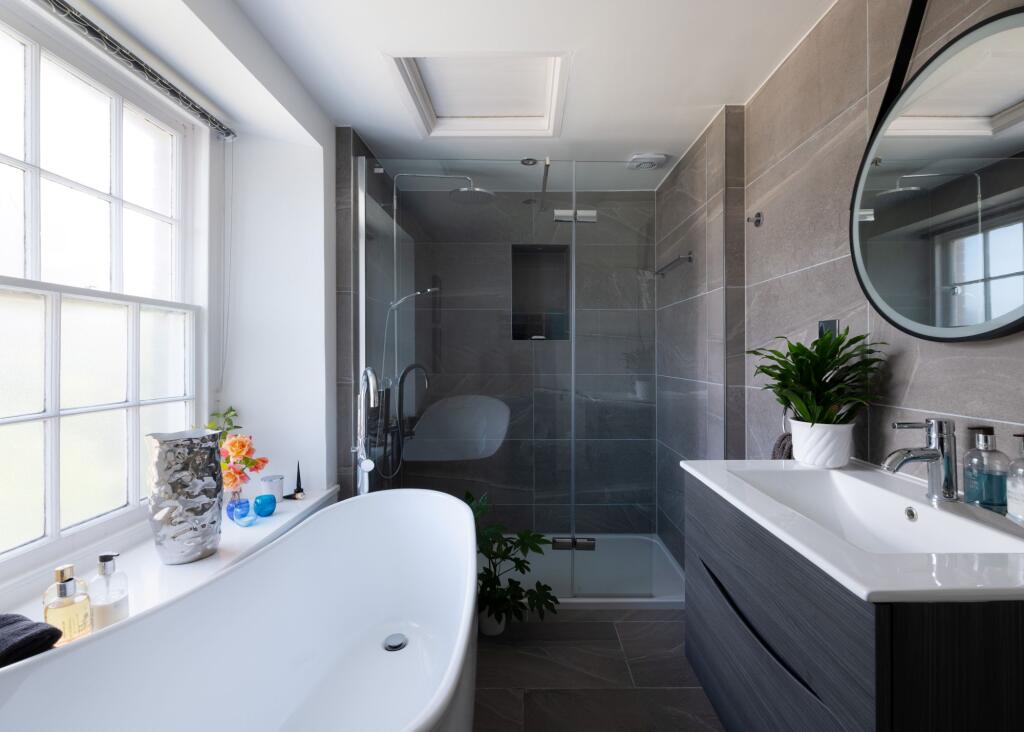 6825fe2b06f95_Hill View-9