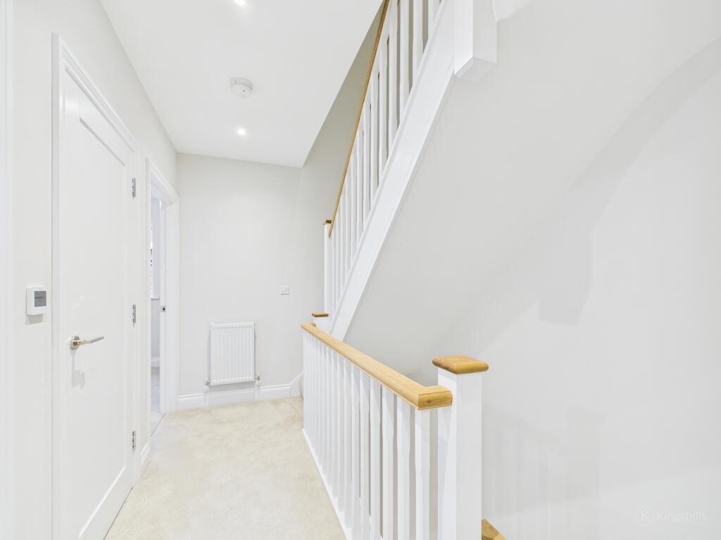 CAM02136G0-PR0499-STILL011