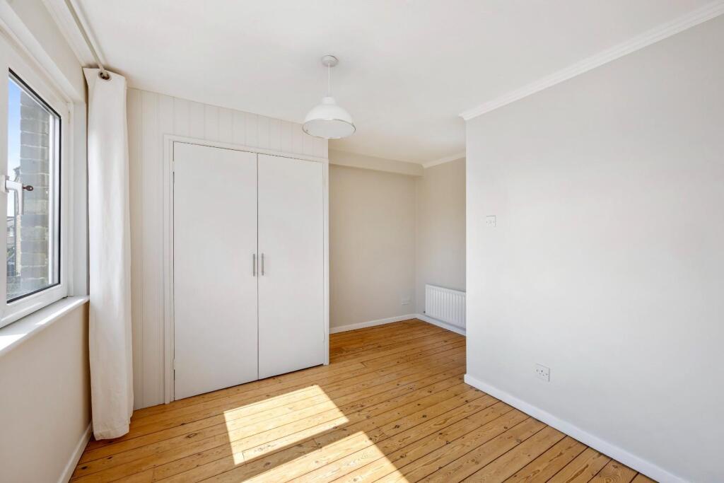 Harbour Way, 200-012.JPG