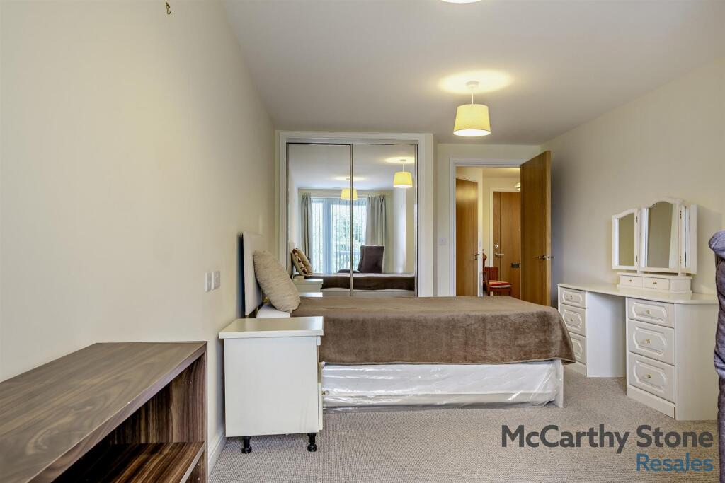 8652104-interior15-800.jpg