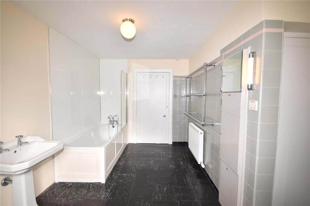 Ensuite