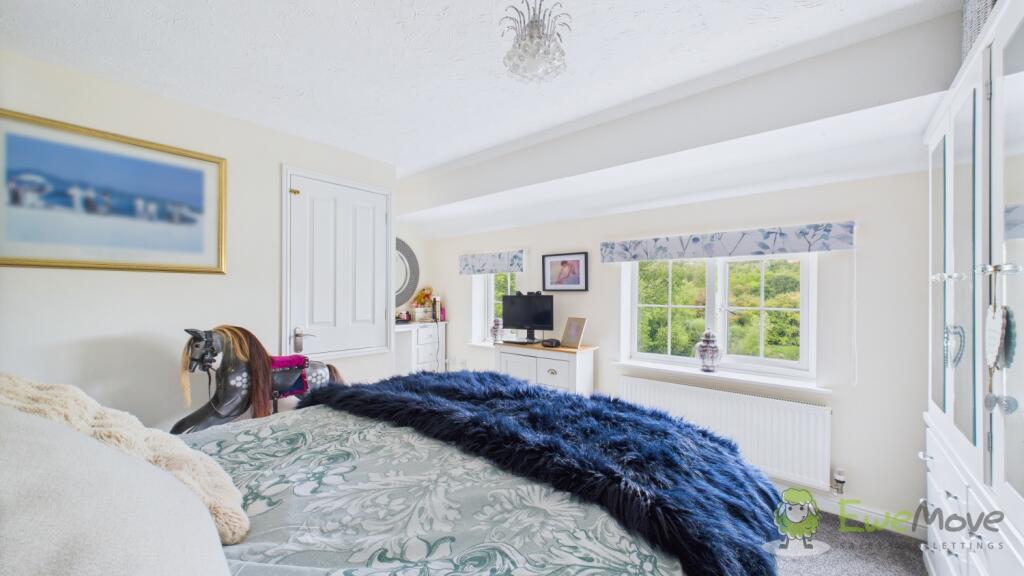 CAM03669G0-PR0026-STILL030