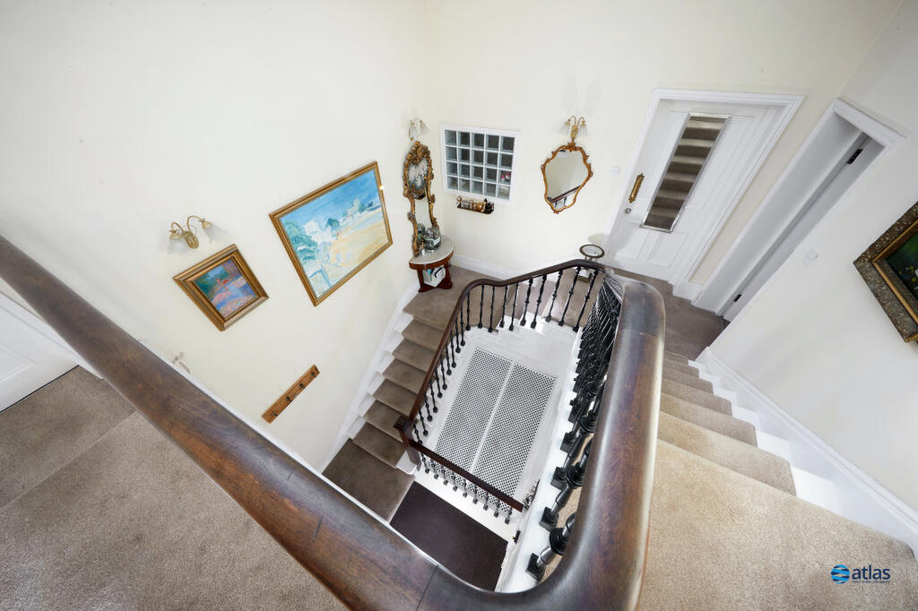 Entrance/Stairway