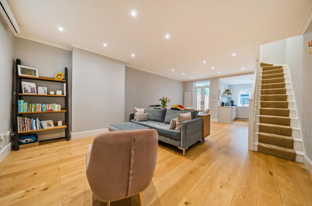 1356829-15-68dfb8...