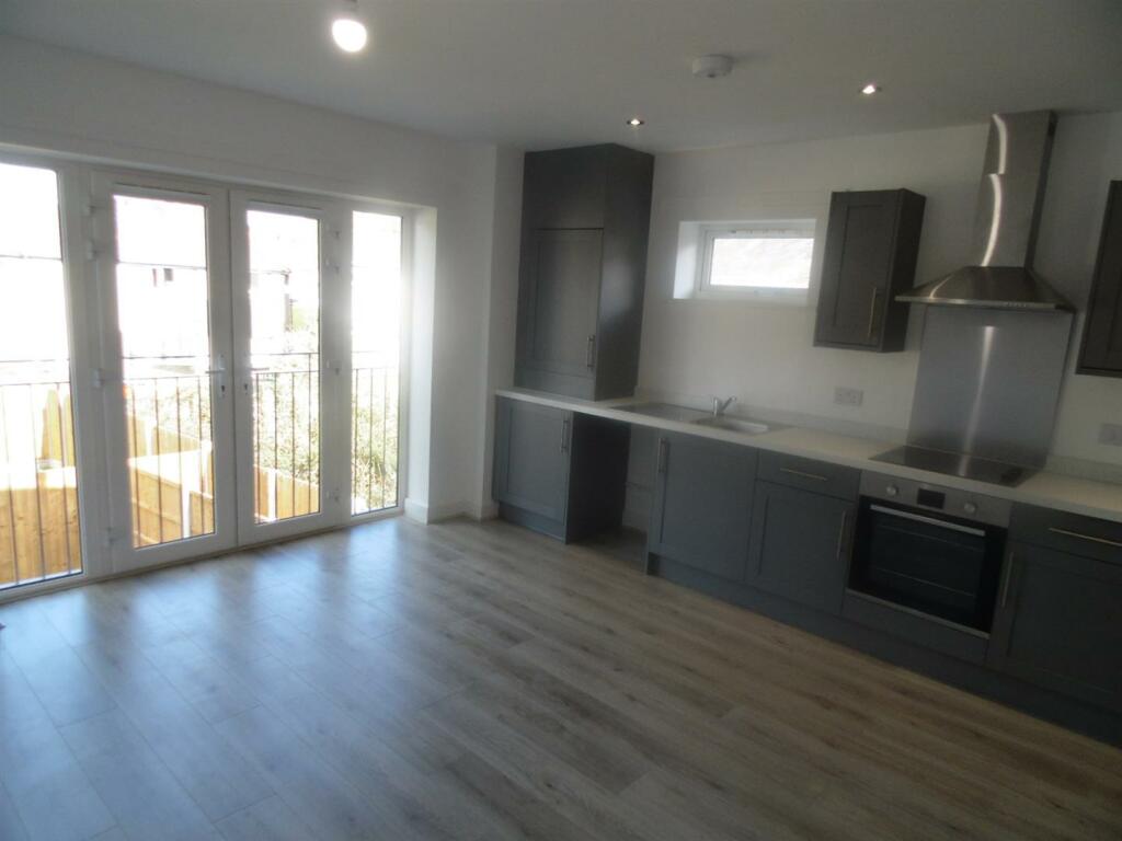 Glan Rd kitchen.jpg