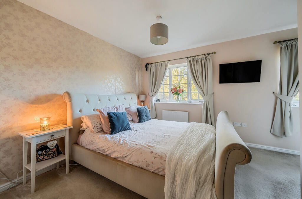 1382261-7-692081f...