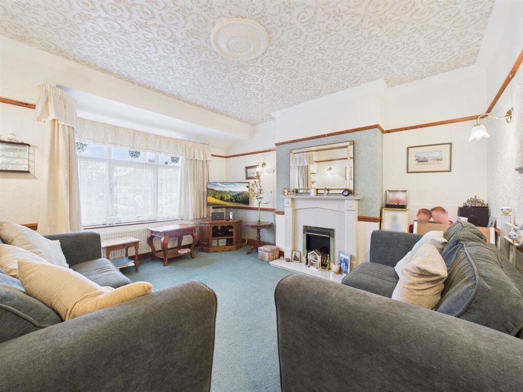 Lounge: