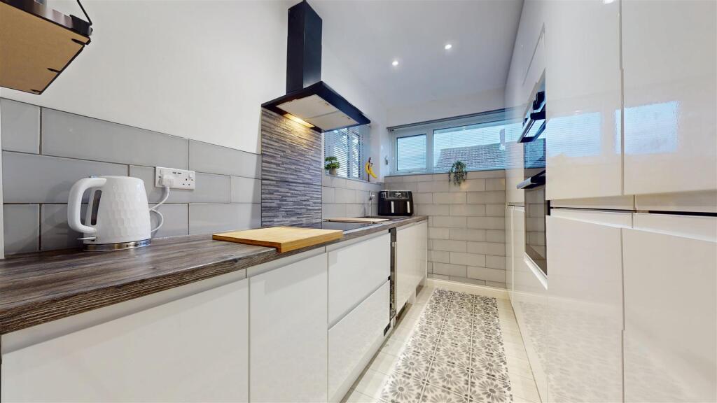 Severn Close Kitchen