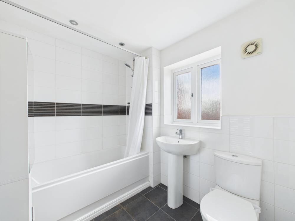 CAM03062G0-PR0175-STILL004-thumbnail-h750-70