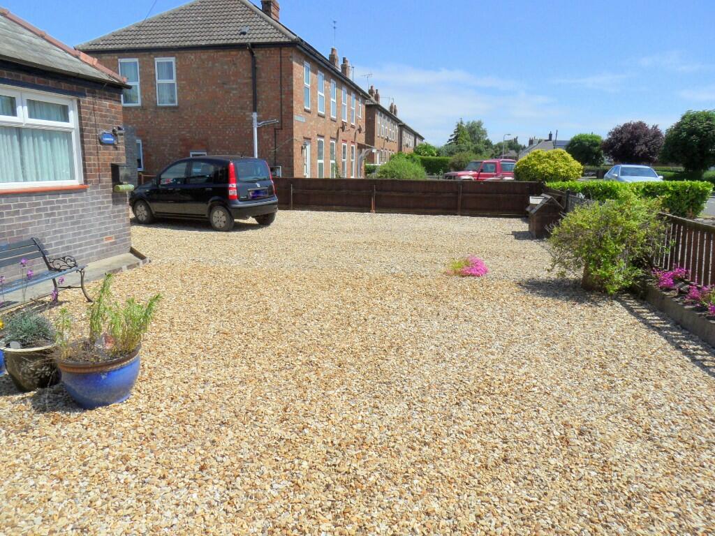 FRONT &amp; DRIVEWAY