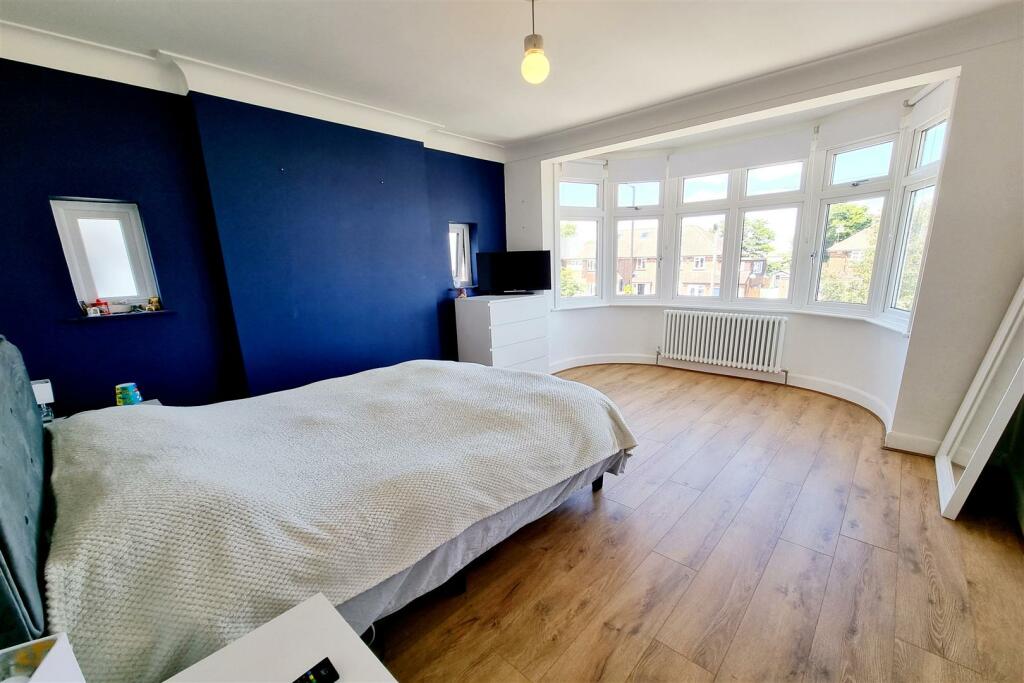 BEDROOM 1:  PIC. 1