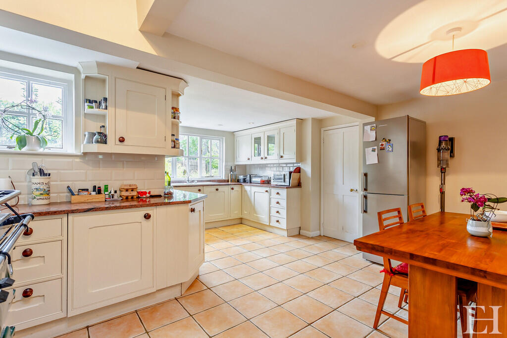 8649461-interiorW...