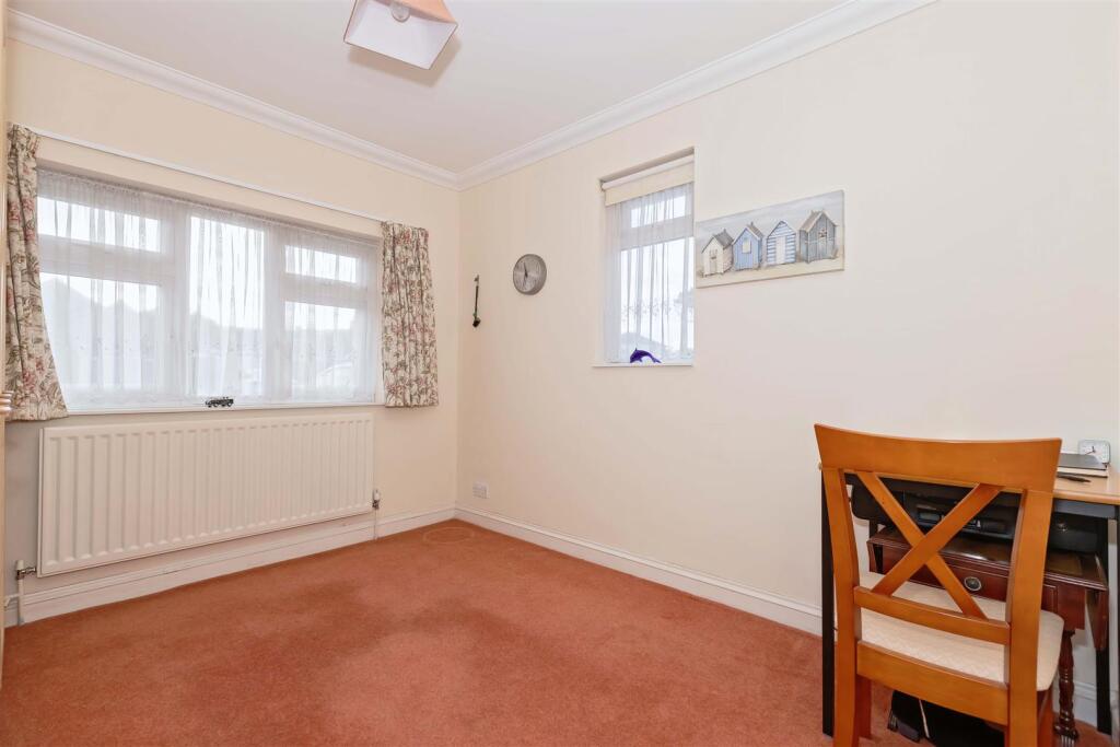 Ashwood Close_8.jpg