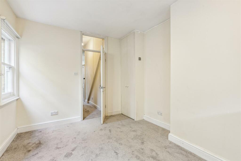 Cranbrook Road, W4 - TO LET