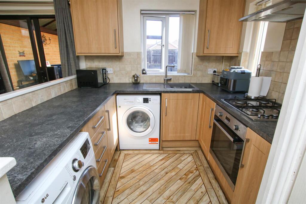 DINING/KITCHEN