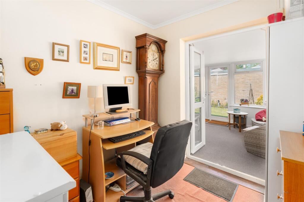 1 Poplar Close, Banbury-9.jpg