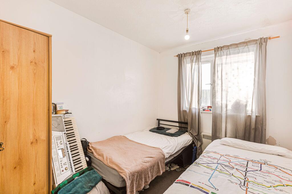 Bedroom 2 (Double)