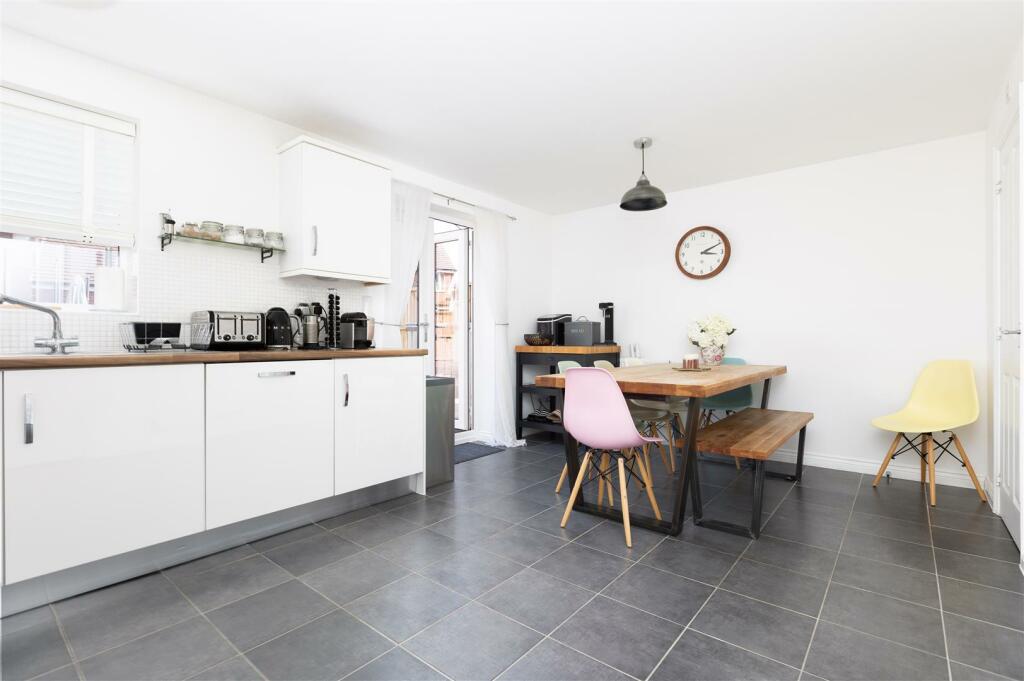Kitchen/Dining Room