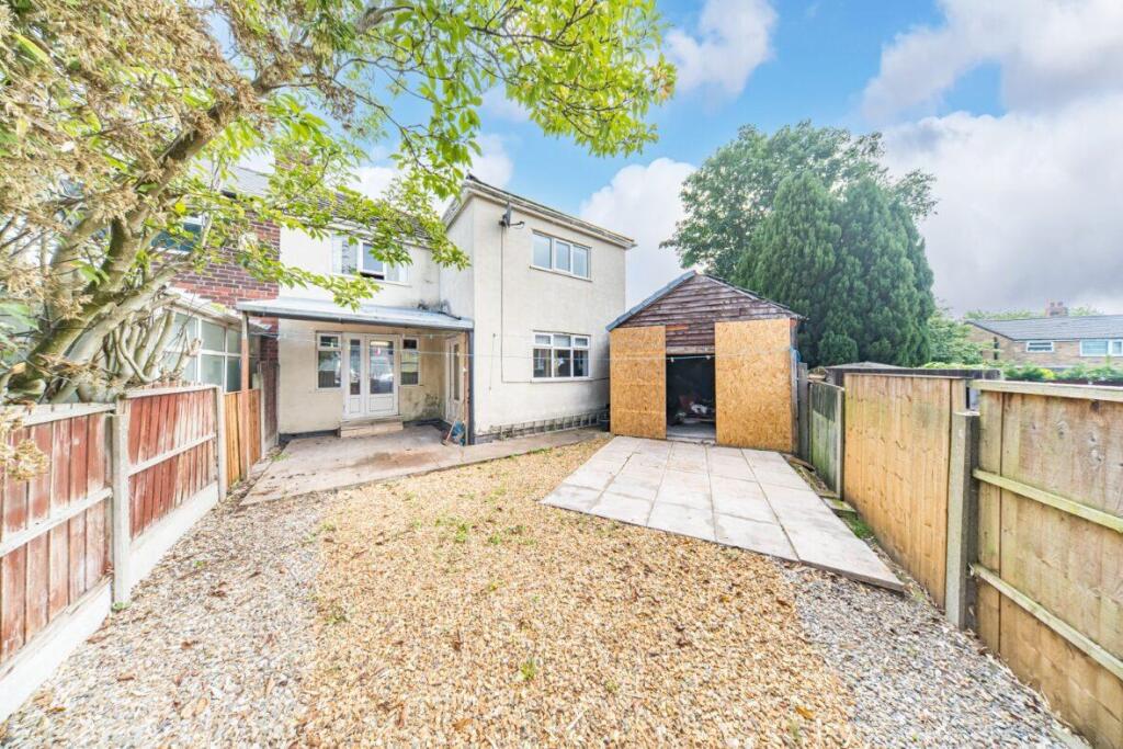 31 Windsor Road garden 2.jpg