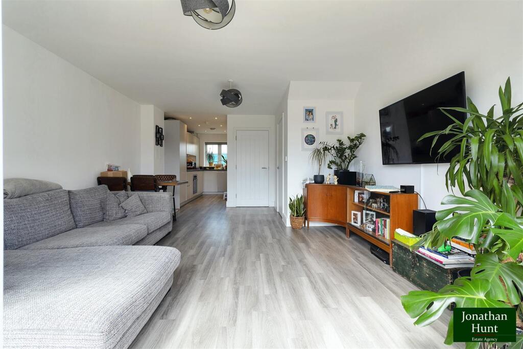 OPEN PLAN LIVING ROOM