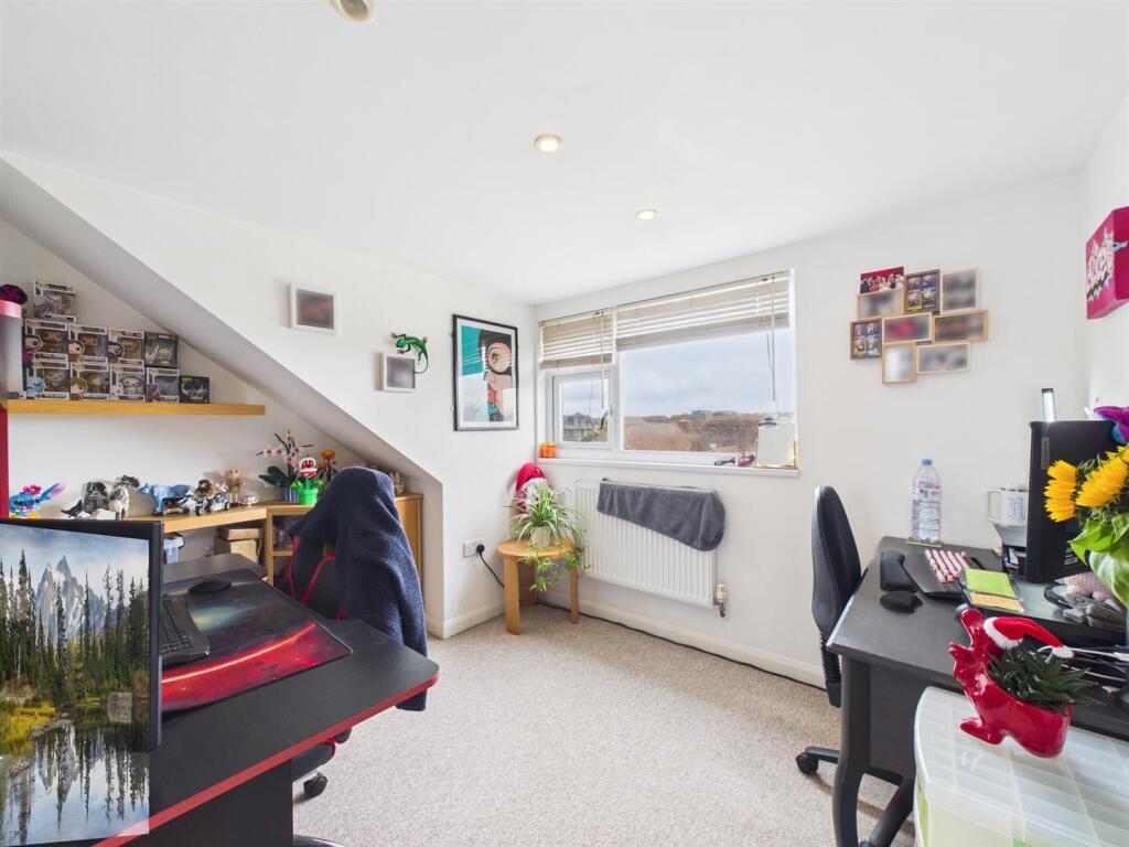 Bedroom 2 .jpg